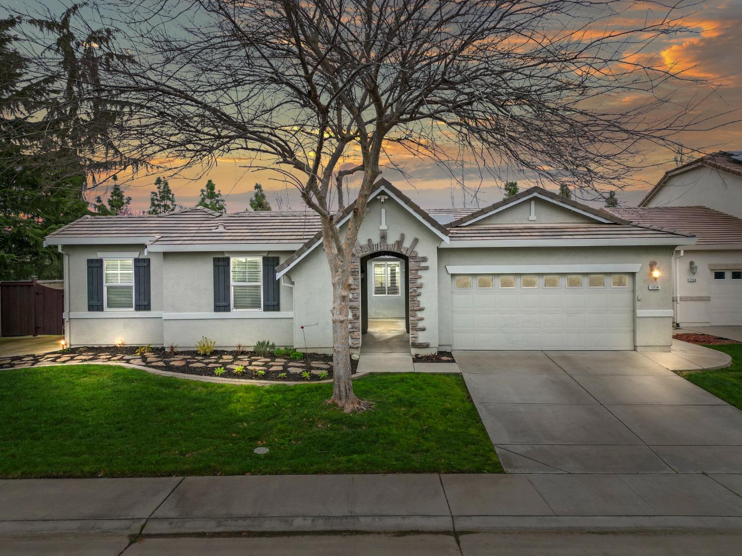 Photo of 1714 Lombard Ln in Lincoln, CA