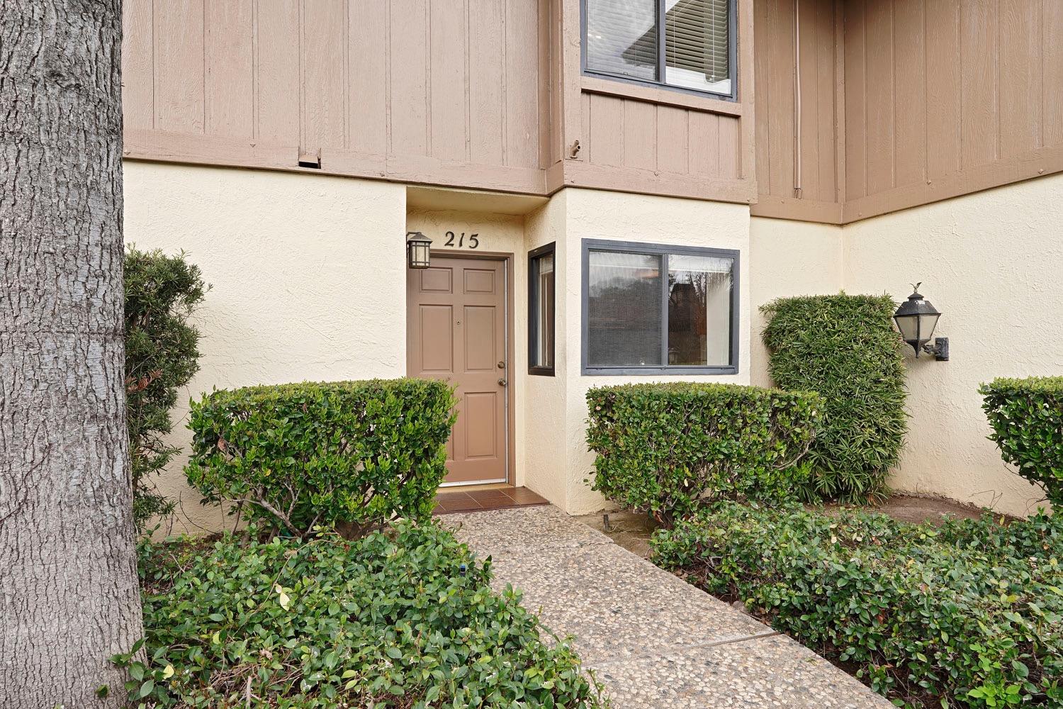 Detail Gallery Image 8 of 43 For 1077 Rivara Rd #215,  Stockton,  CA 95207 - 2 Beds | 1/1 Baths