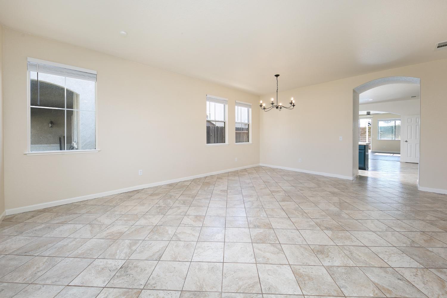 Detail Gallery Image 41 of 63 For 4093 Maddie Cir, Stockton,  CA 95209 - 4 Beds | 2 Baths
