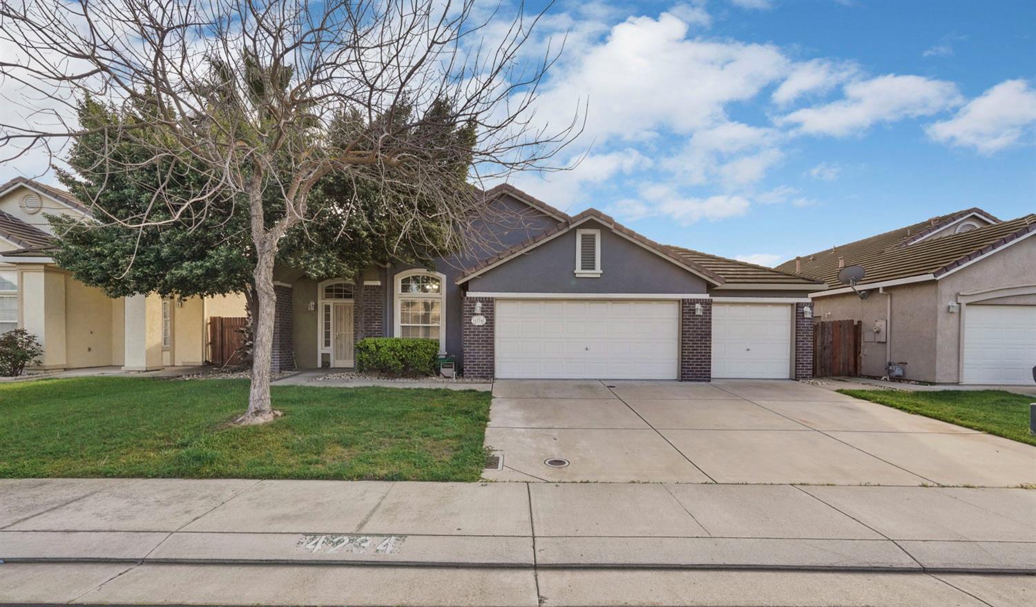 Detail Gallery Image 1 of 1 For 4234 Blake Cir, Stockton,  CA 95206 - 4 Beds | 2 Baths