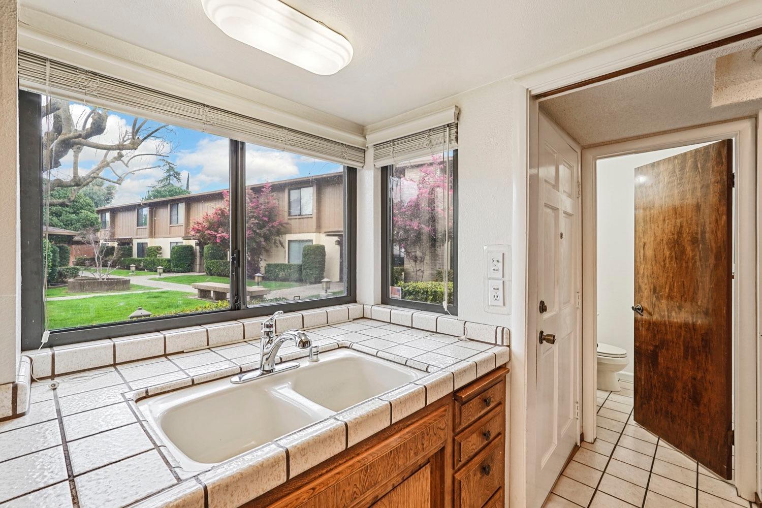 Detail Gallery Image 15 of 43 For 1077 Rivara Rd #215,  Stockton,  CA 95207 - 2 Beds | 1/1 Baths