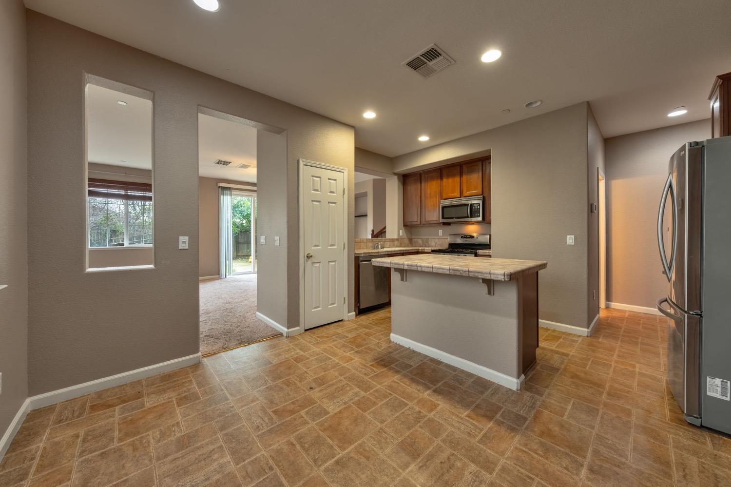 Detail Gallery Image 10 of 43 For 7515 Sheldon Rd #31101,  Elk Grove,  CA 95758 - 3 Beds | 2/1 Baths