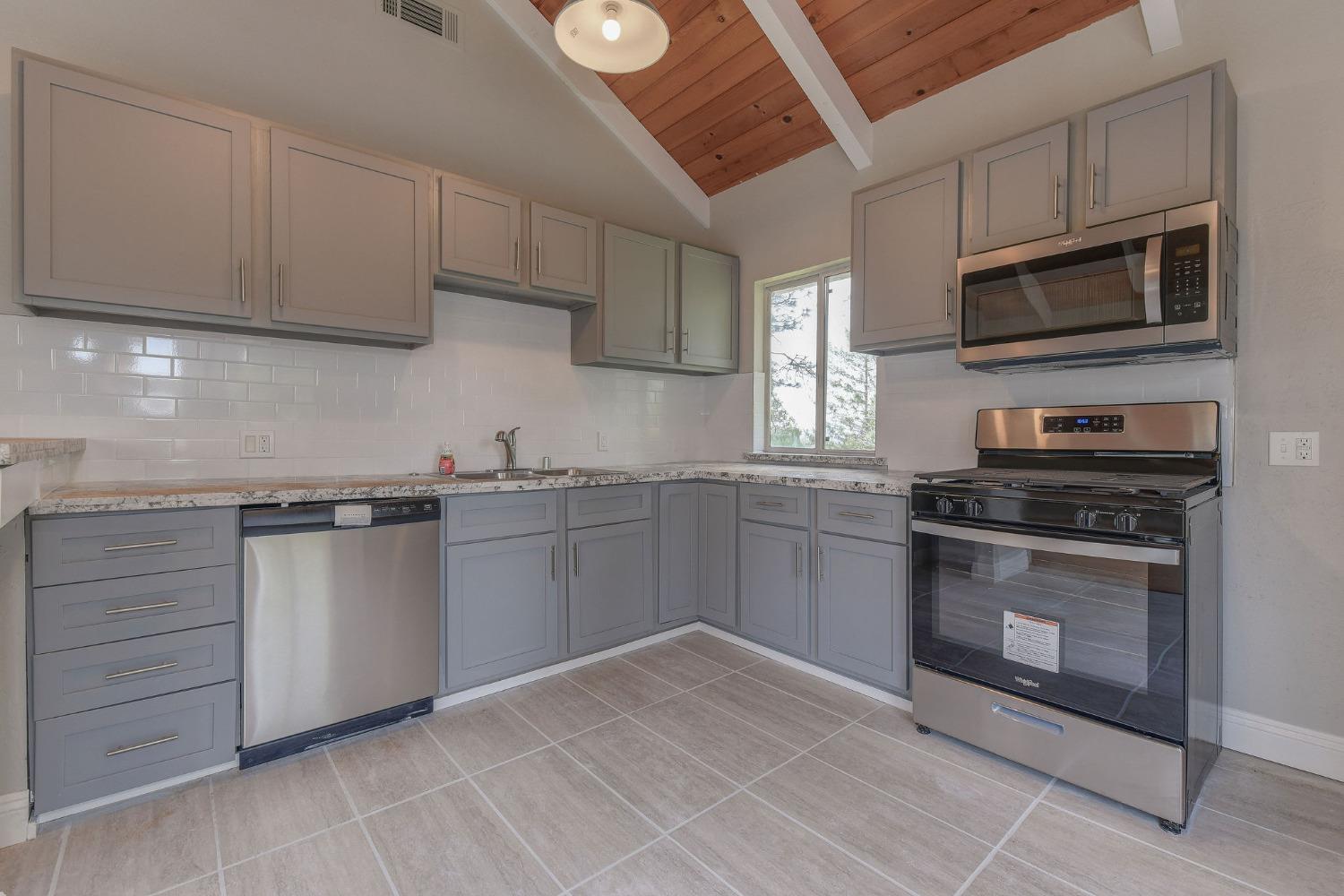 Detail Gallery Image 32 of 39 For 23414 Highway 26, West Point,  CA 95255 - 4 Beds | 2 Baths