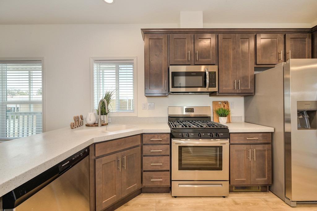 Detail Gallery Image 14 of 37 For 6525 Sunrise Blvd 18, Citrus Heights,  CA 95610 - 2 Beds | 2 Baths