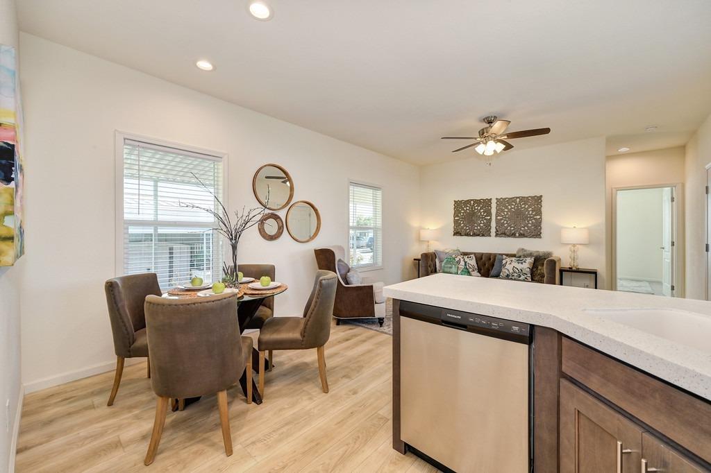 Detail Gallery Image 16 of 37 For 6525 Sunrise Blvd 18, Citrus Heights,  CA 95610 - 2 Beds | 2 Baths