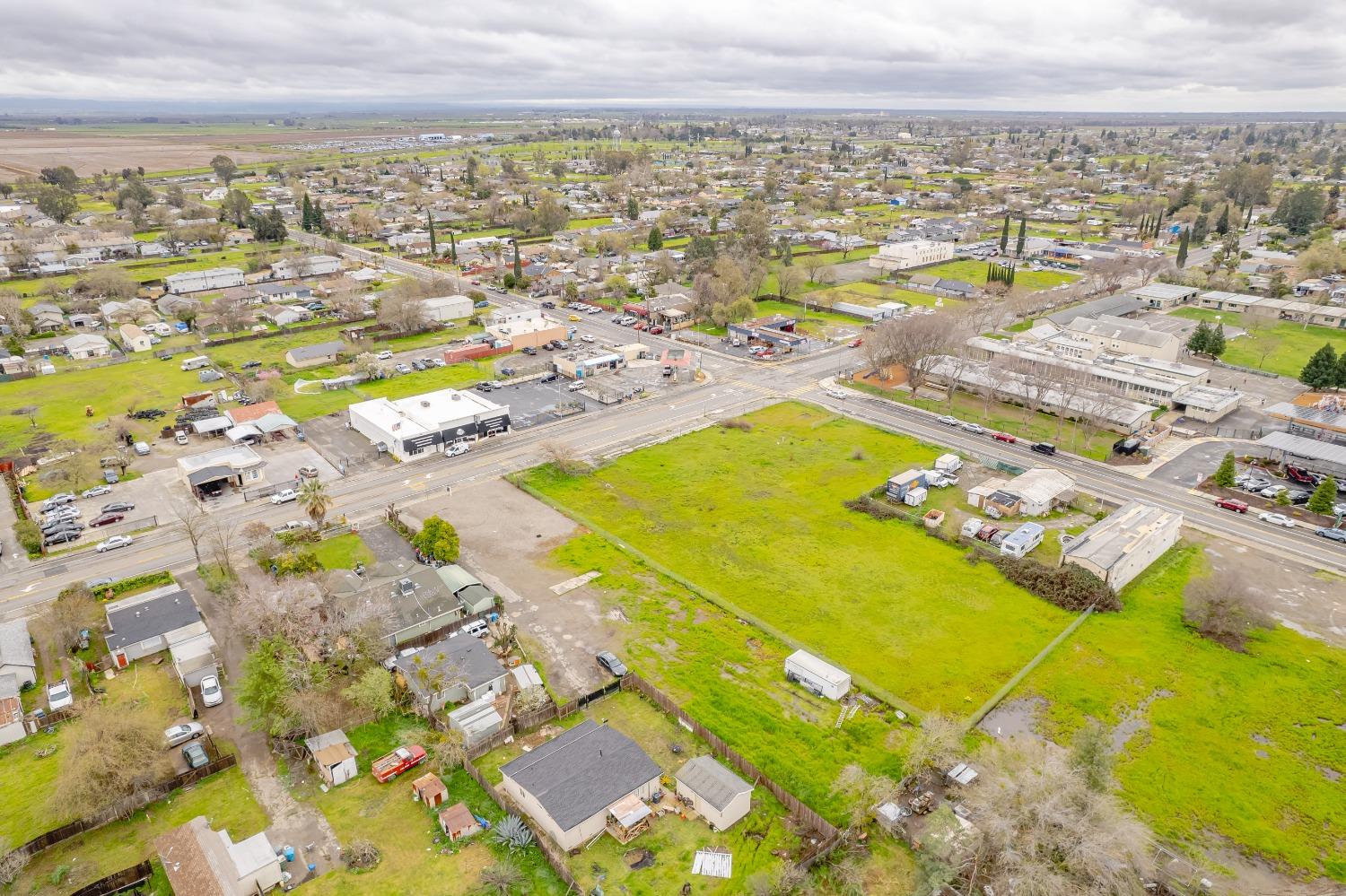 Olivehurst Avenue, Olivehurst, California image 32