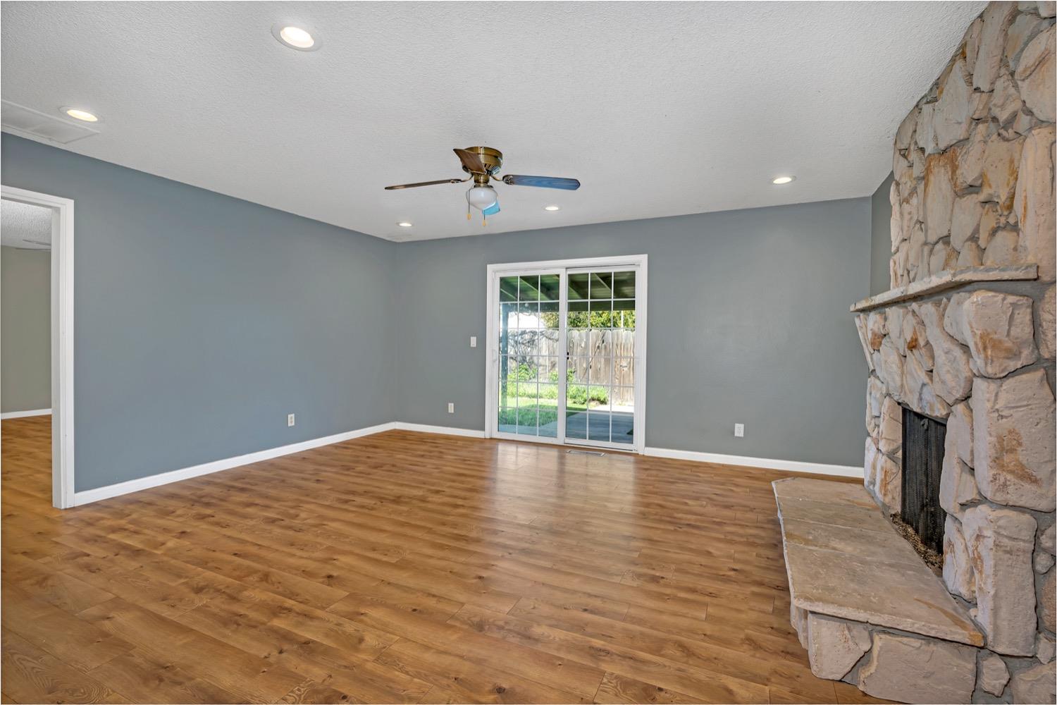 Detail Gallery Image 11 of 34 For 2345 Mission St, Turlock,  CA 95380 - 3 Beds | 2 Baths
