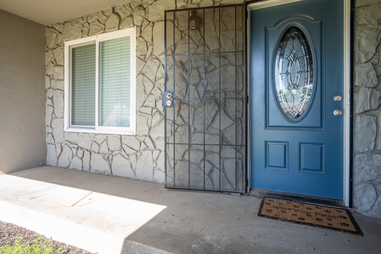 Detail Gallery Image 3 of 34 For 2345 Mission St, Turlock,  CA 95380 - 3 Beds | 2 Baths