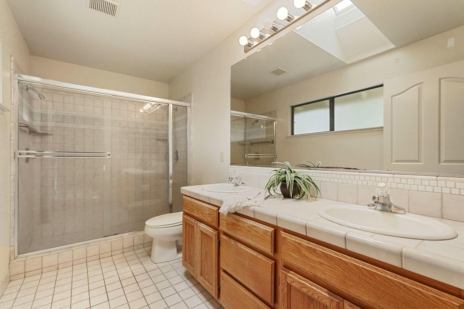Detail Gallery Image 5 of 71 For 1574 Snapdragon Way, Manteca,  CA 95336 - 3 Beds | 2 Baths