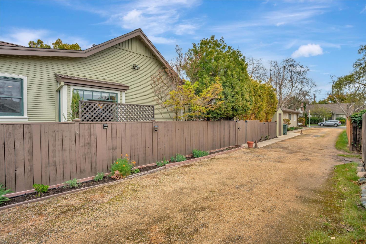 Detail Gallery Image 62 of 68 For 1348 37th St, Sacramento,  CA 95816 - 5 Beds | 3/1 Baths