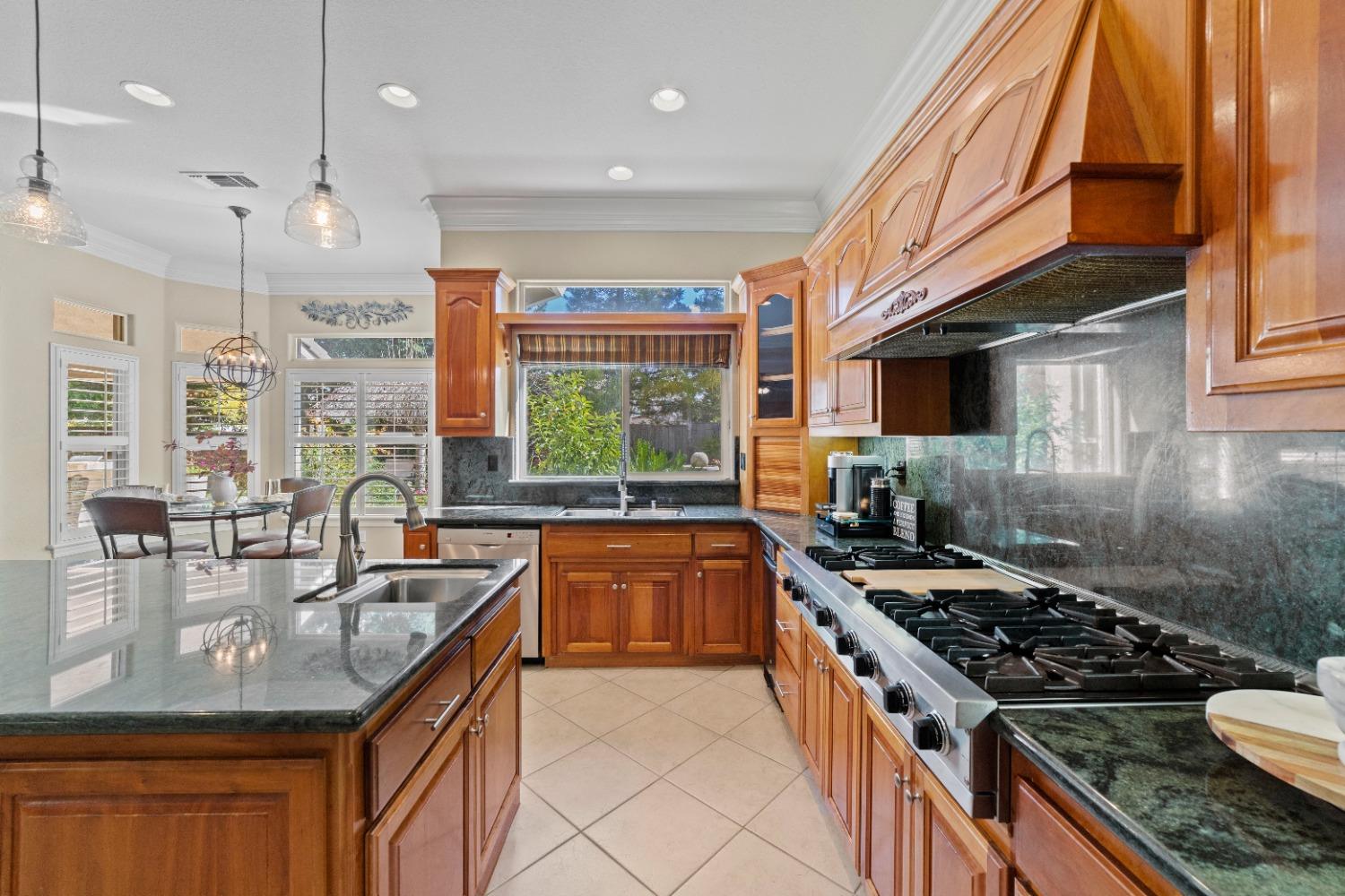 Detail Gallery Image 21 of 61 For 8440 Spruce Meadow Ln, Granite Bay,  CA 95746 - 5 Beds | 4 Baths
