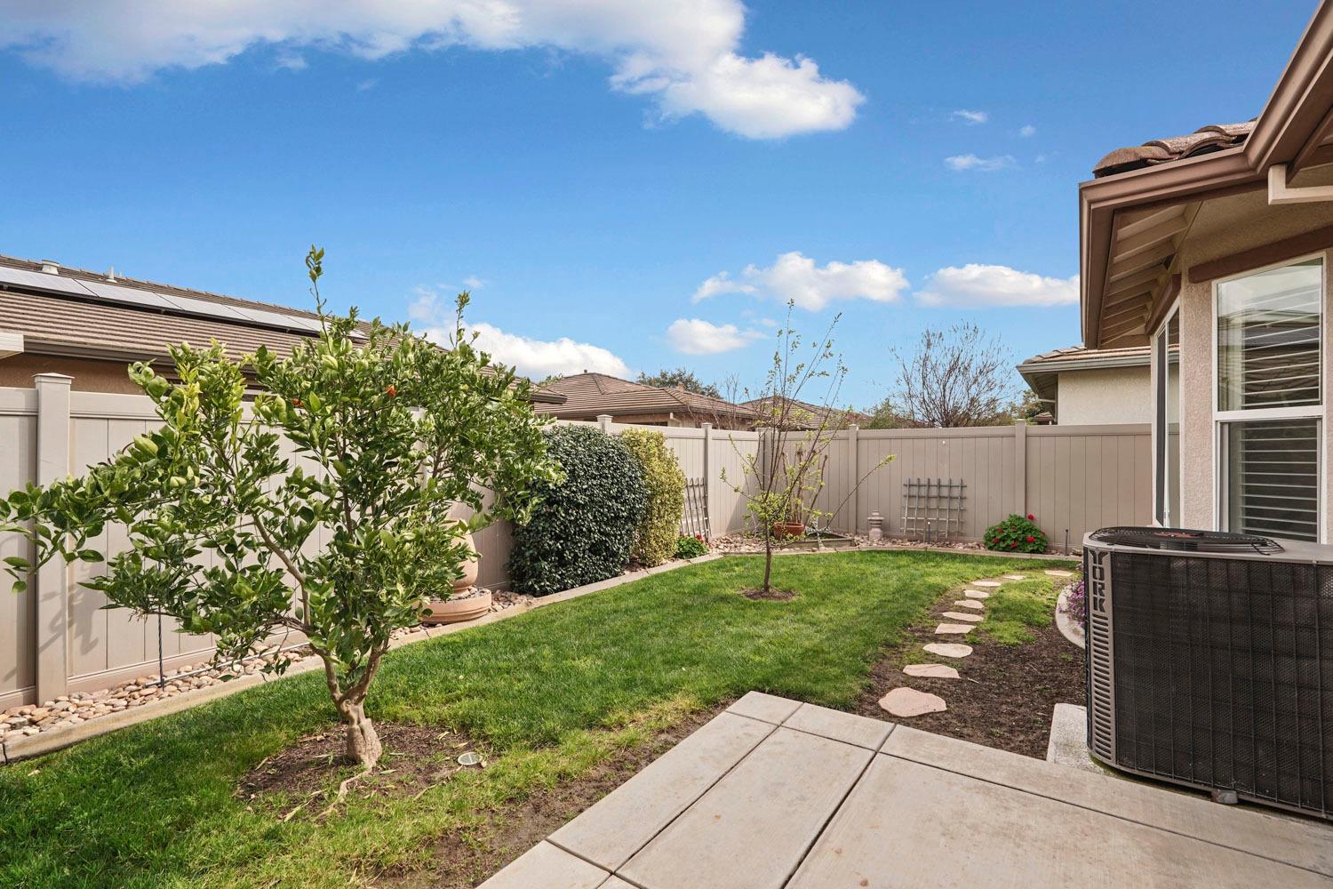 Detail Gallery Image 41 of 45 For 2350 Acorn Meadows Ln, Manteca,  CA 95336 - 2 Beds | 2 Baths