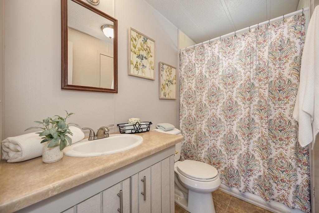 Detail Gallery Image 25 of 37 For 186 Full Circle, Davis,  CA 95618 - 2 Beds | 2 Baths