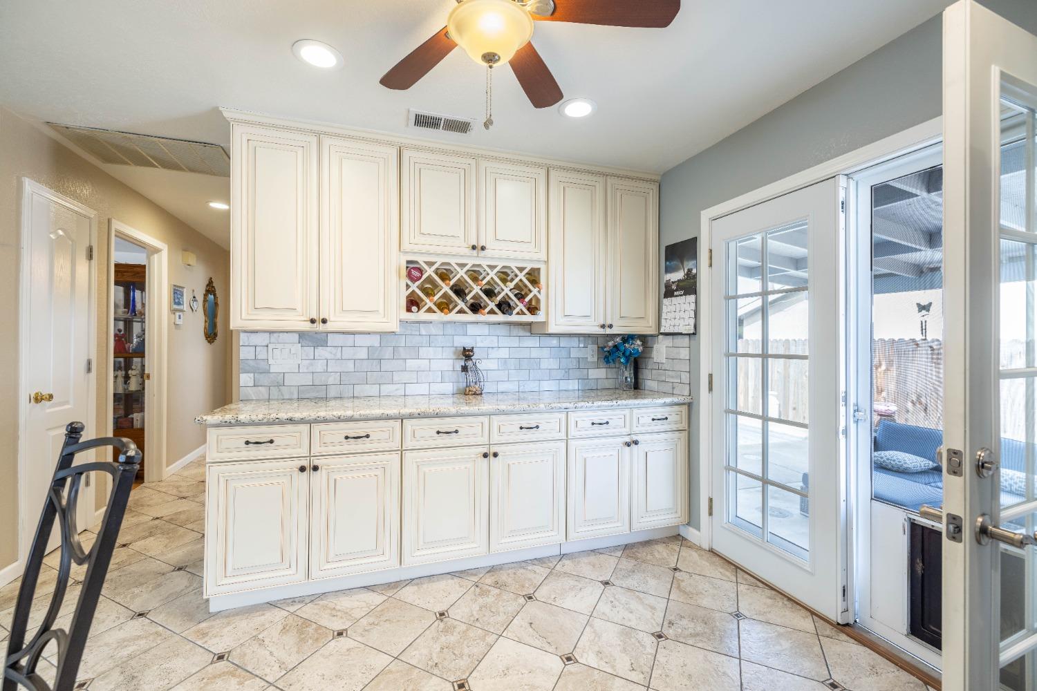 Detail Gallery Image 11 of 24 For 1021 Prospector Dr, Stockton,  CA 95210 - 2 Beds | 2 Baths