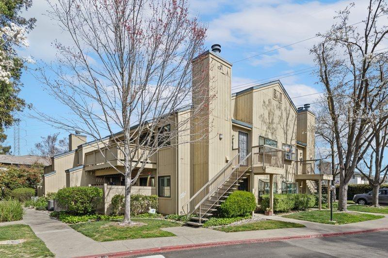 Detail Gallery Image 1 of 1 For 2280 Hurley Way #79,  Sacramento,  CA 95825 - 2 Beds | 2 Baths