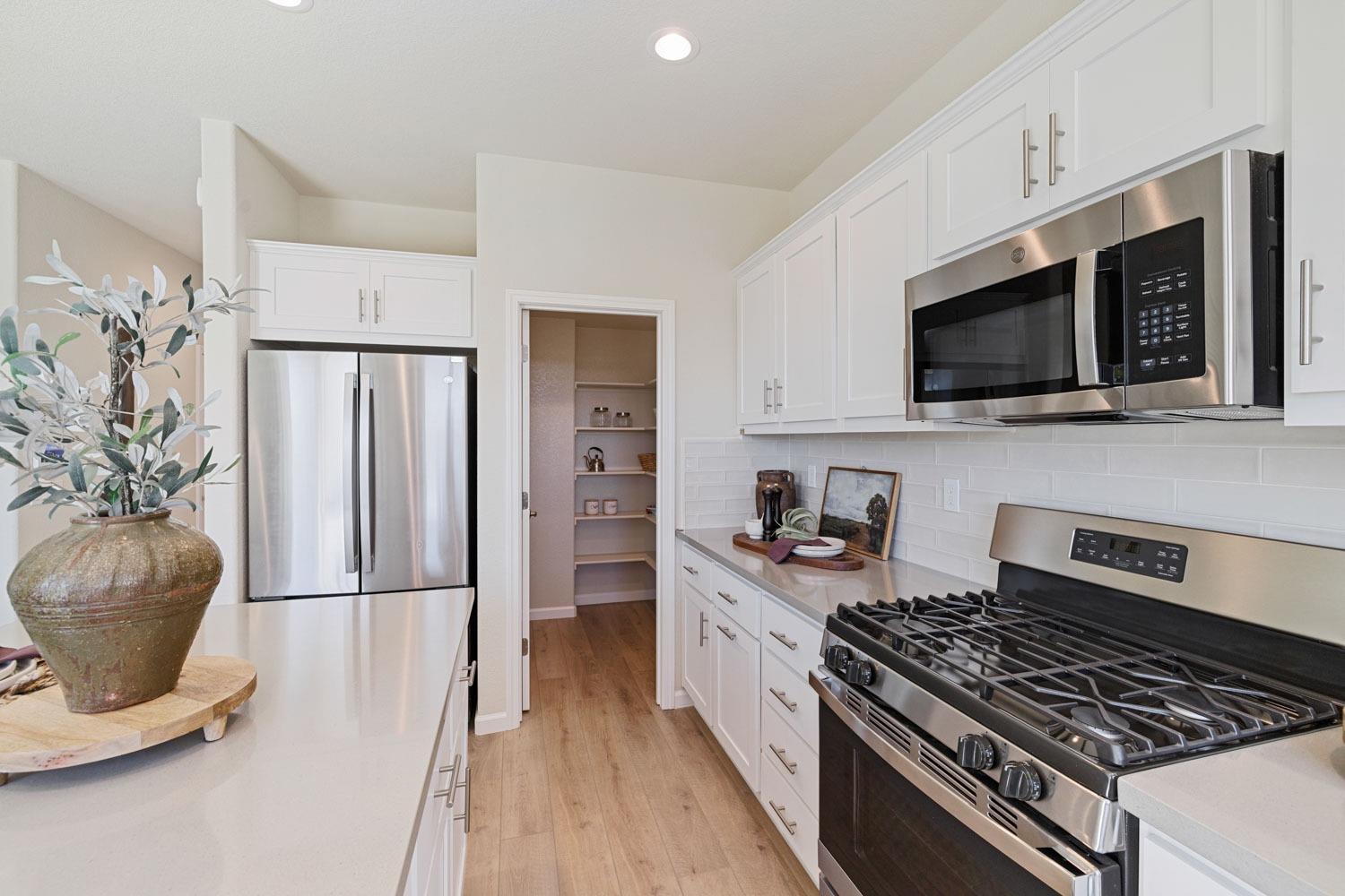 Detail Gallery Image 9 of 21 For 1528 Founders Point Dr, Modesto,  CA 95356 - 3 Beds | 2/1 Baths