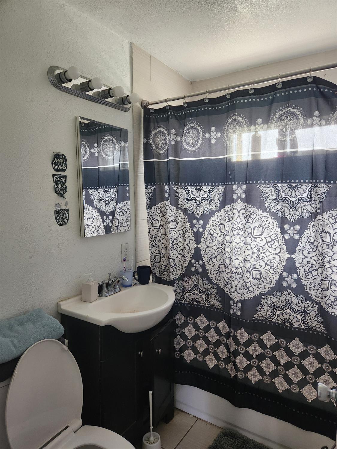 Detail Gallery Image 12 of 18 For 2268 E Marsh St, Stockton,  CA 95205 - 2 Beds | 1 Baths