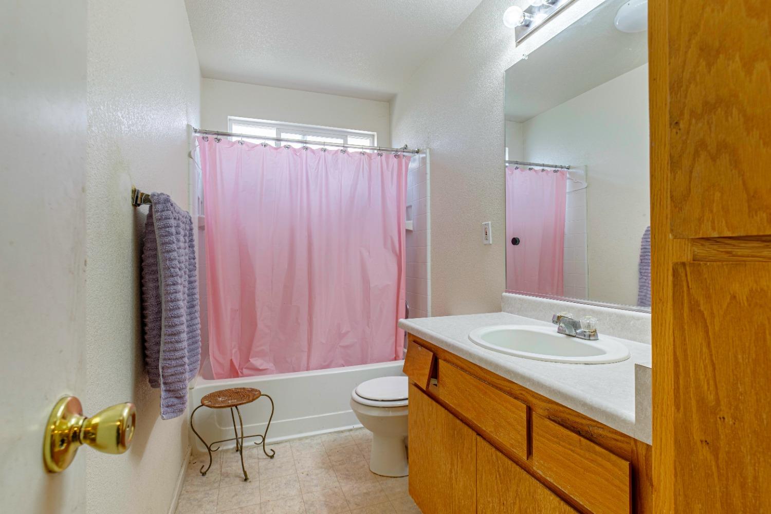 Detail Gallery Image 12 of 24 For 12171 Quicksilver St, Waterford,  CA 95386 - 3 Beds | 2 Baths