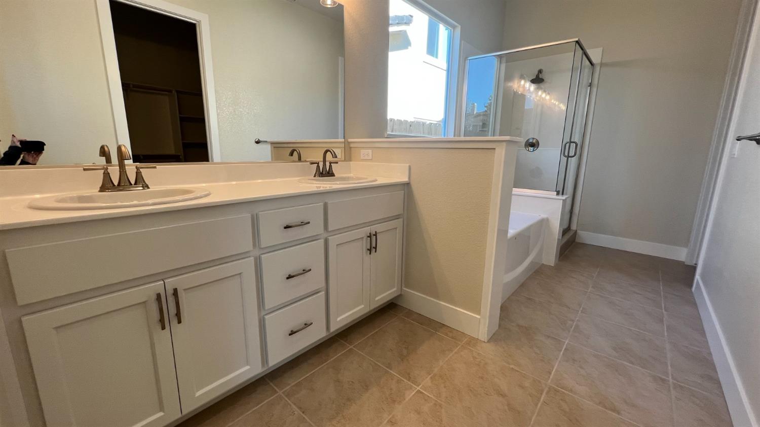Detail Gallery Image 21 of 34 For 1032 Longview Dr, Oakdale,  CA 95361 - 3 Beds | 2 Baths