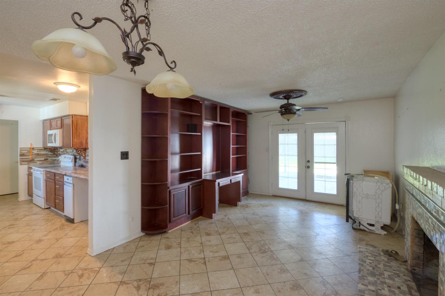 Detail Gallery Image 9 of 33 For 1833 Helena Ct, Merced,  CA 95348 - 3 Beds | 2 Baths