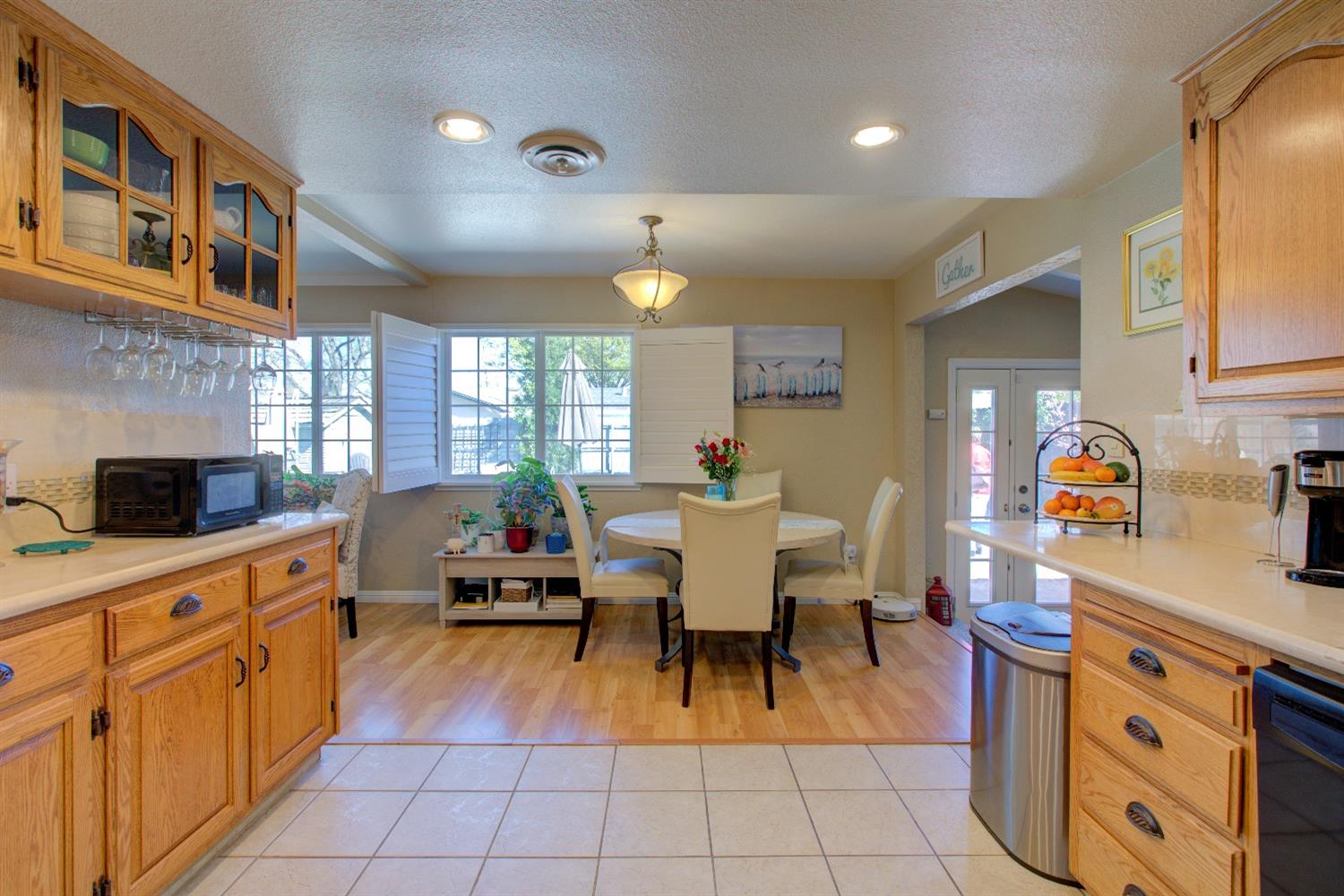 Detail Gallery Image 18 of 48 For 221 Ericwood Ct, Modesto,  CA 95350 - 3 Beds | 2 Baths