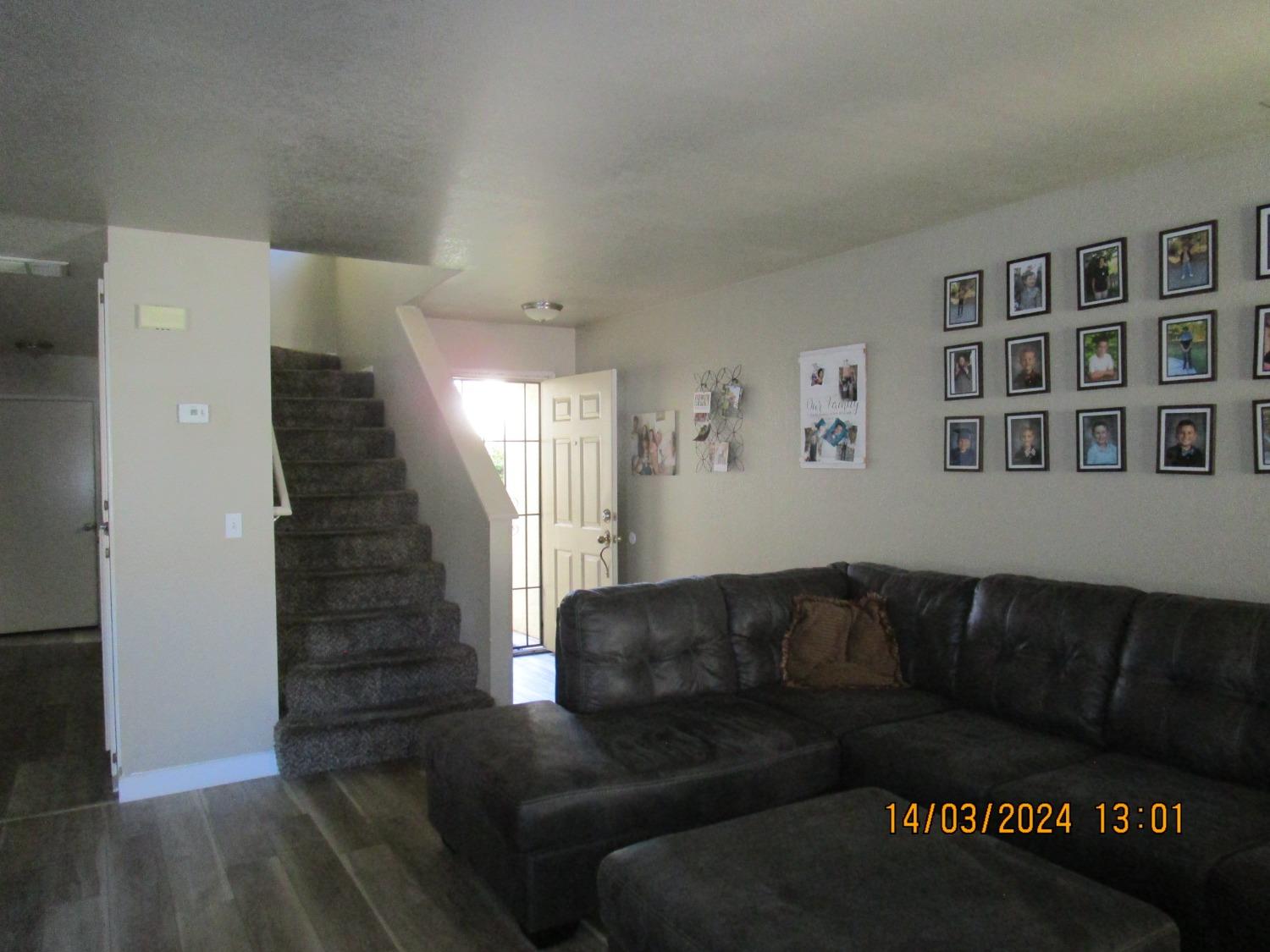 Detail Gallery Image 13 of 29 For 1123 Cedar Creek Dr #3,  Modesto,  CA 95355 - 3 Beds | 2/1 Baths