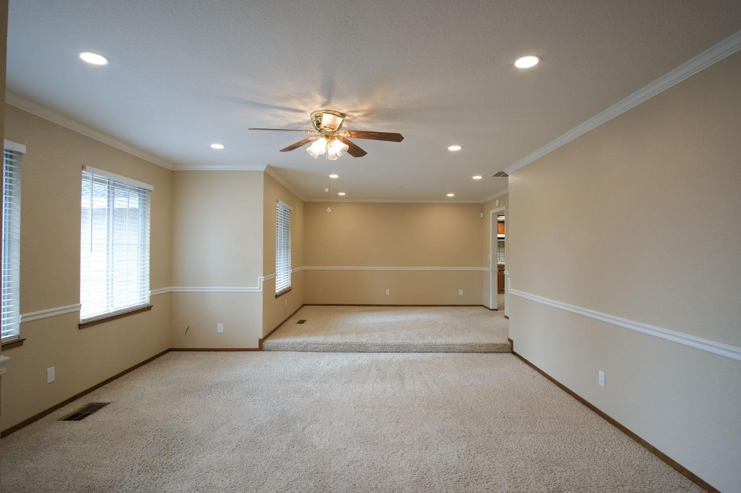 Detail Gallery Image 5 of 11 For 2233 Cheyenne Way, Modesto,  CA 95356 - 4 Beds | 2/1 Baths