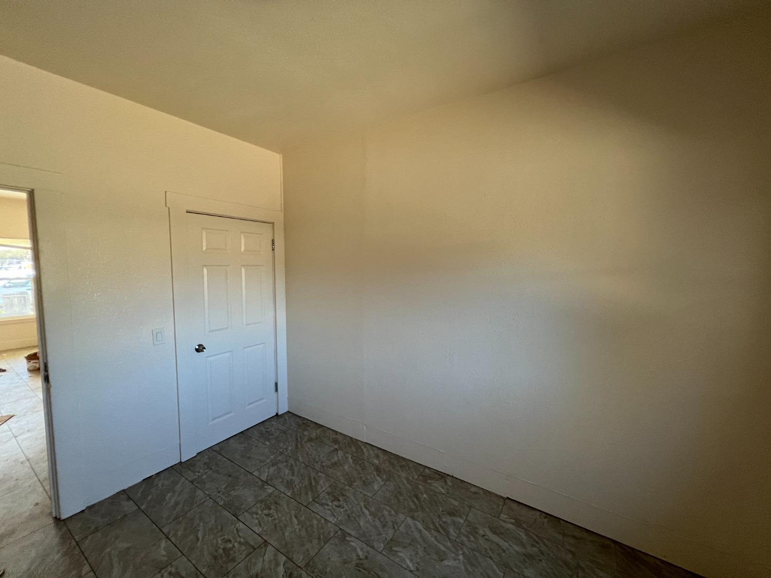 Detail Gallery Image 5 of 21 For 408 S 4th St, Patterson,  CA 95363 - 3 Beds | 1 Baths