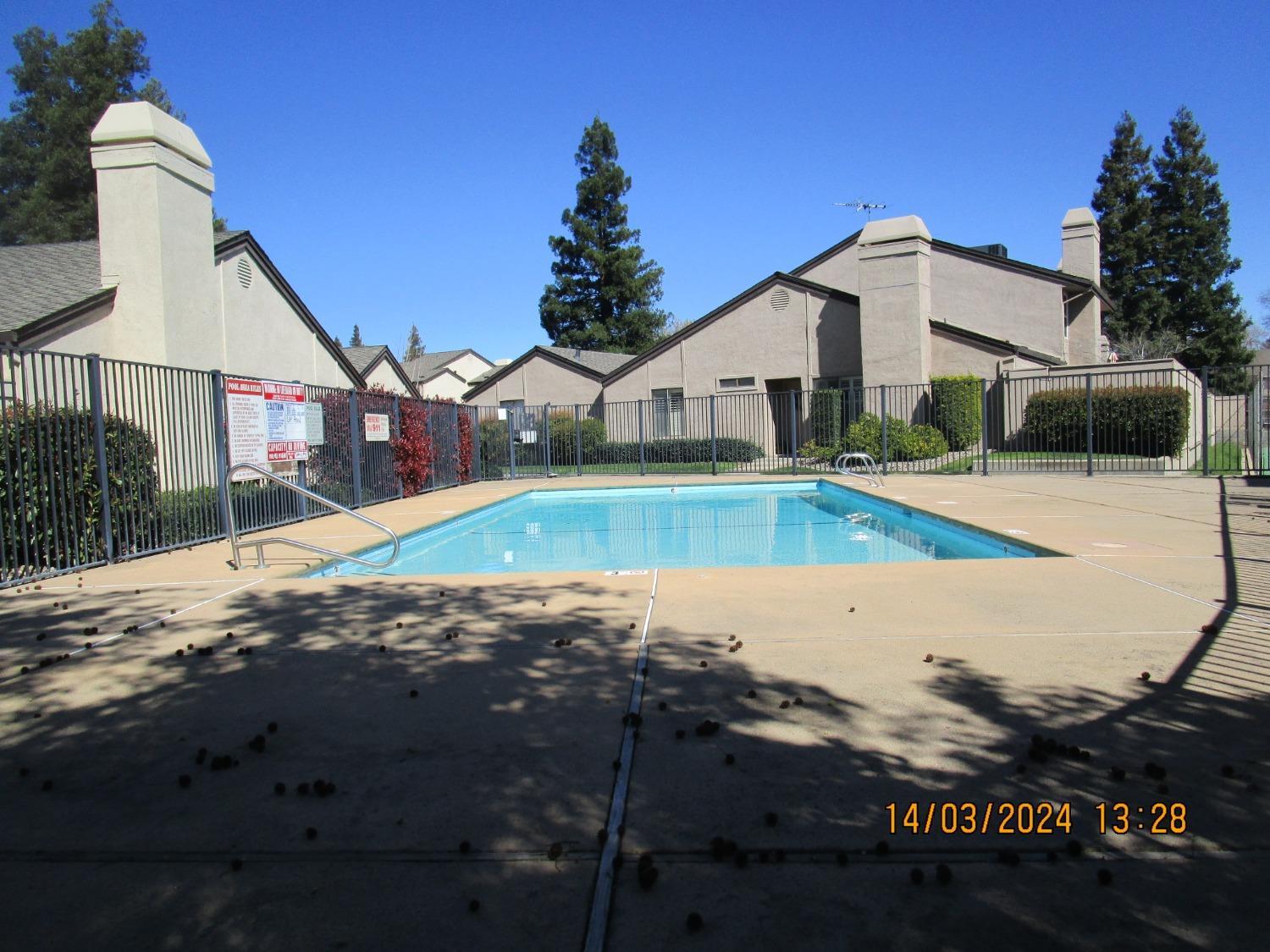 Detail Gallery Image 27 of 29 For 1123 Cedar Creek Dr #3,  Modesto,  CA 95355 - 3 Beds | 2/1 Baths