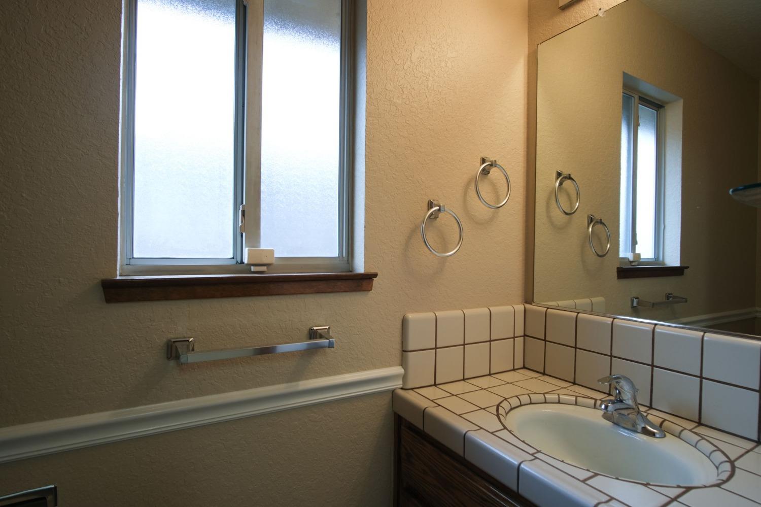 Detail Gallery Image 11 of 11 For 2233 Cheyenne Way, Modesto,  CA 95356 - 4 Beds | 2/1 Baths