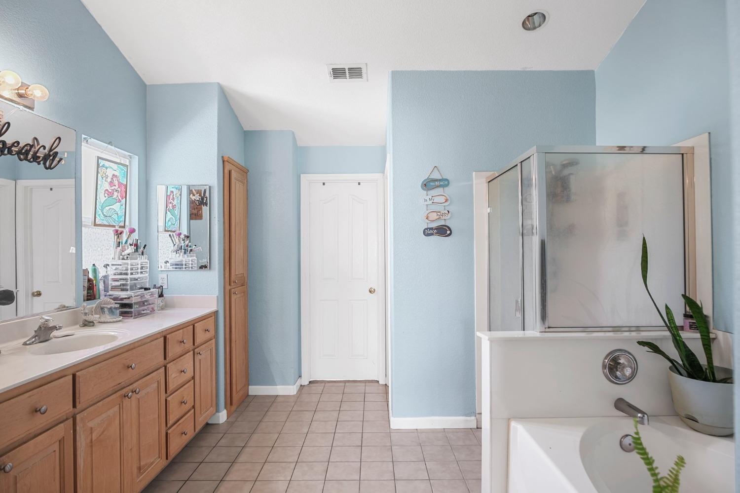 Detail Gallery Image 17 of 23 For 2093 Glory Ct., Atwater,  CA 95301 - 4 Beds | 2/1 Baths