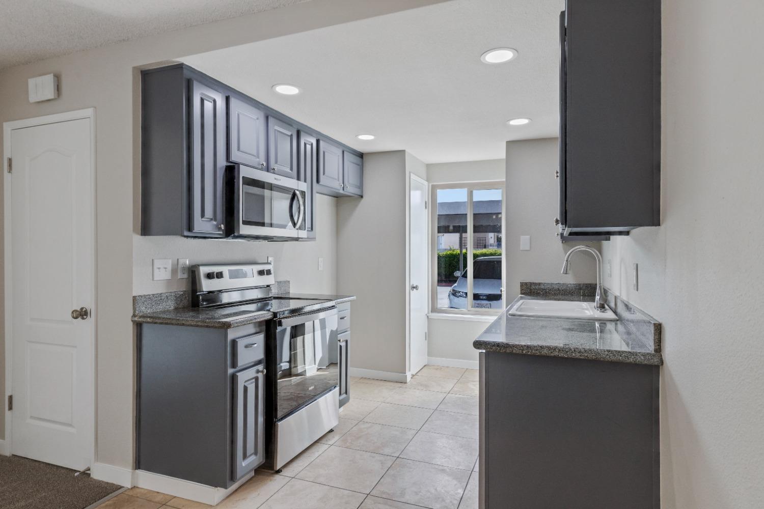 Detail Gallery Image 16 of 26 For 1313 Floyd Ave #125,  Modesto,  CA 95355 - 2 Beds | 1 Baths