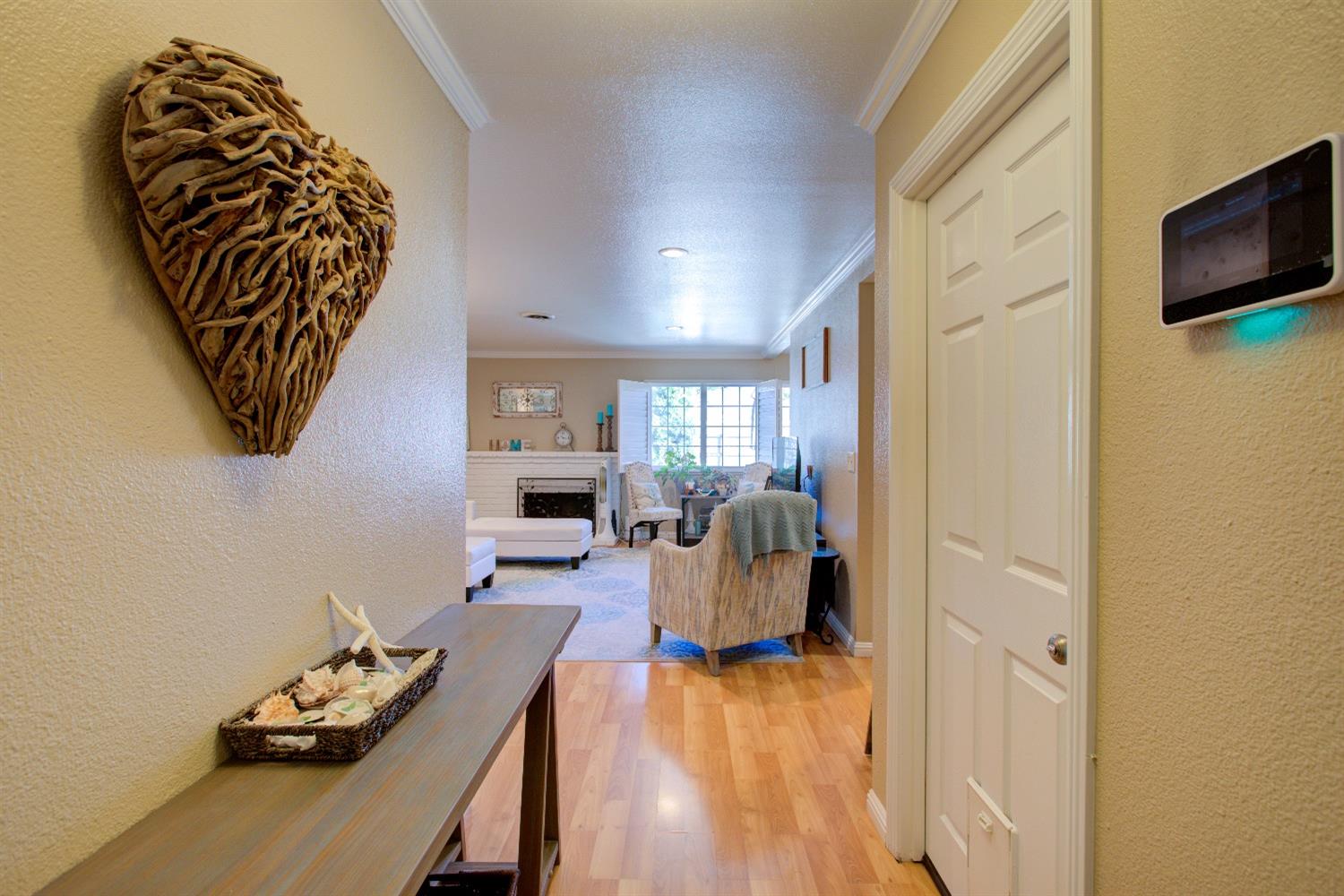 Detail Gallery Image 7 of 48 For 221 Ericwood Ct, Modesto,  CA 95350 - 3 Beds | 2 Baths