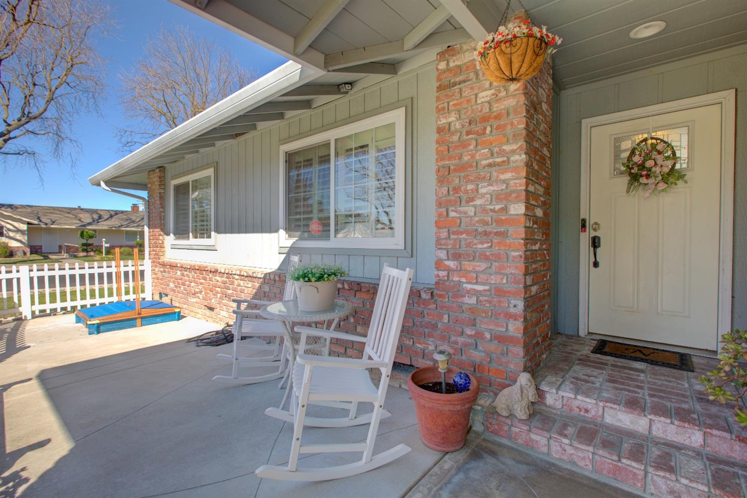 Detail Gallery Image 6 of 48 For 221 Ericwood Ct, Modesto,  CA 95350 - 3 Beds | 2 Baths