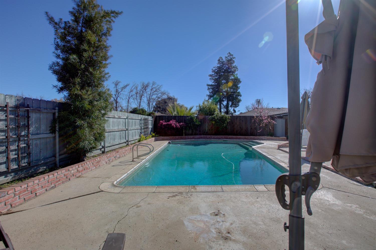 Detail Gallery Image 42 of 48 For 221 Ericwood Ct, Modesto,  CA 95350 - 3 Beds | 2 Baths