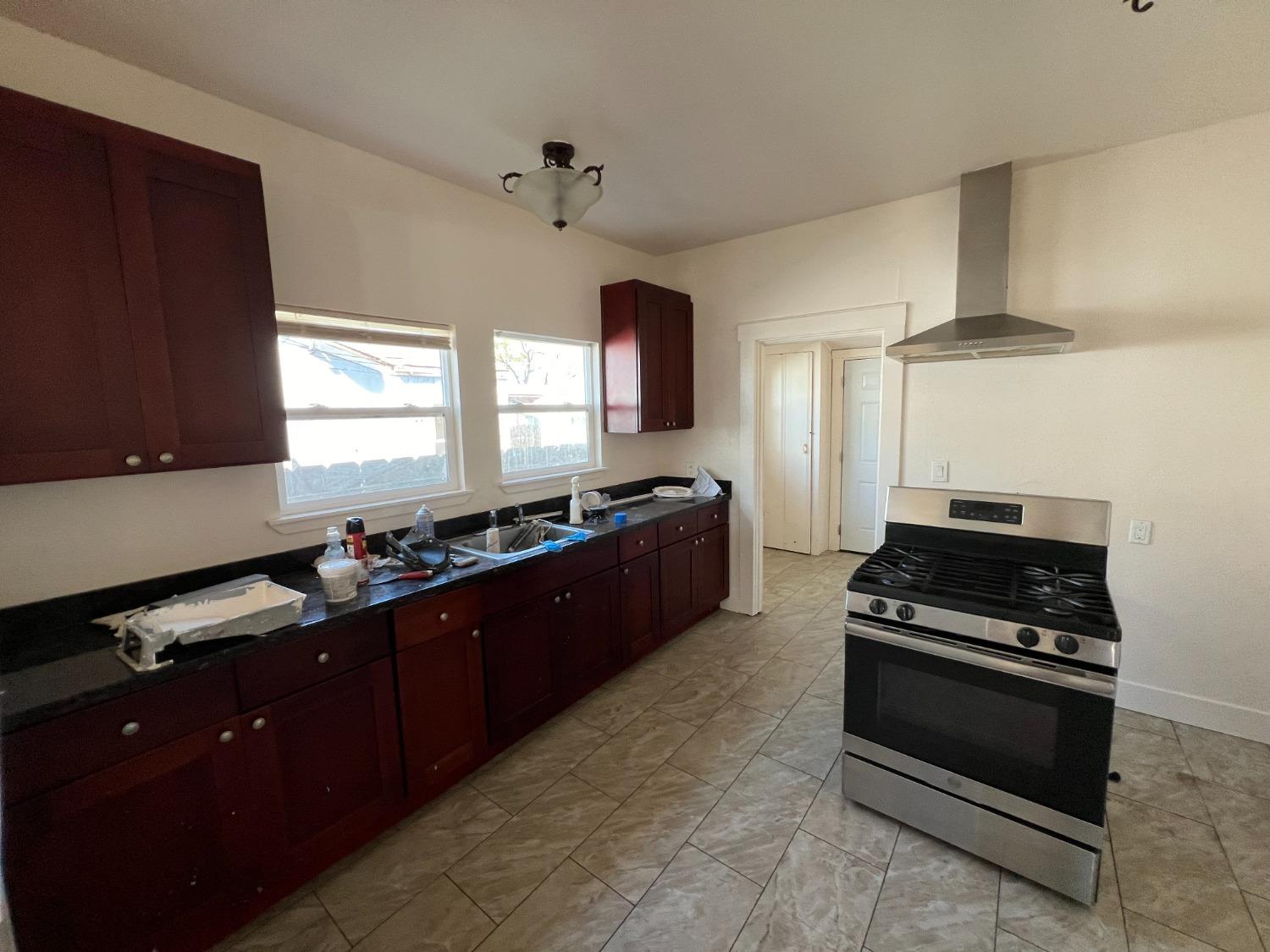 Detail Gallery Image 9 of 21 For 408 S 4th St, Patterson,  CA 95363 - 3 Beds | 1 Baths