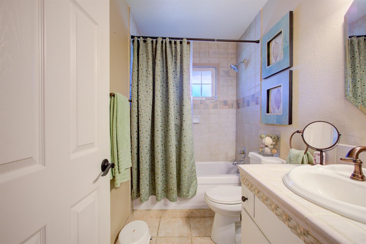 Detail Gallery Image 28 of 48 For 221 Ericwood Ct, Modesto,  CA 95350 - 3 Beds | 2 Baths