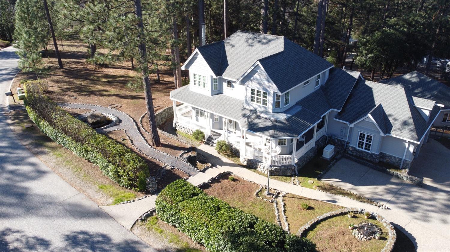 Photo of 661 Chief Kelly Dr in Nevada City, CA