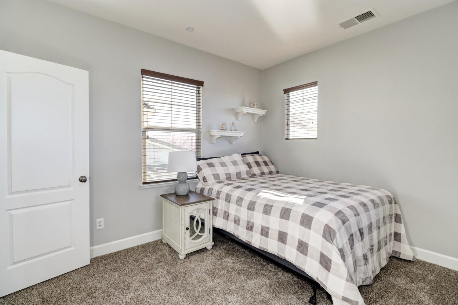 Detail Gallery Image 72 of 97 For 1802 Sorrell Cir, Rocklin,  CA 95765 - 4 Beds | 3/1 Baths