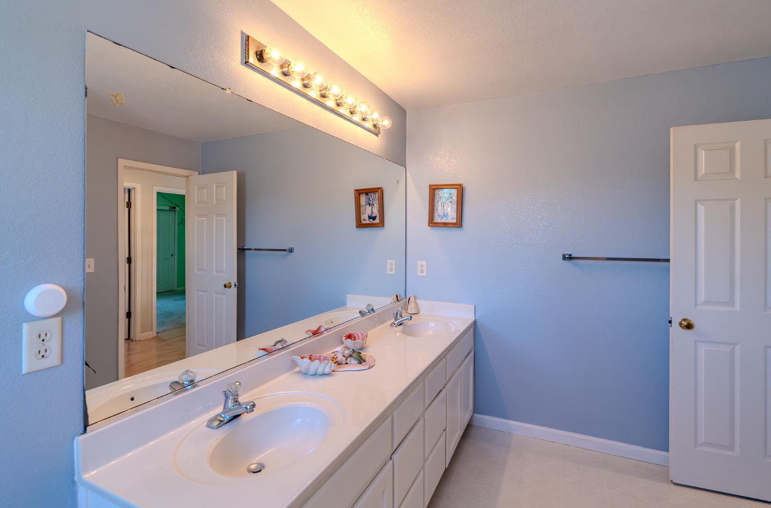 Detail Gallery Image 24 of 29 For 4121 Hallmark Way, Modesto,  CA 95356 - 4 Beds | 2/1 Baths