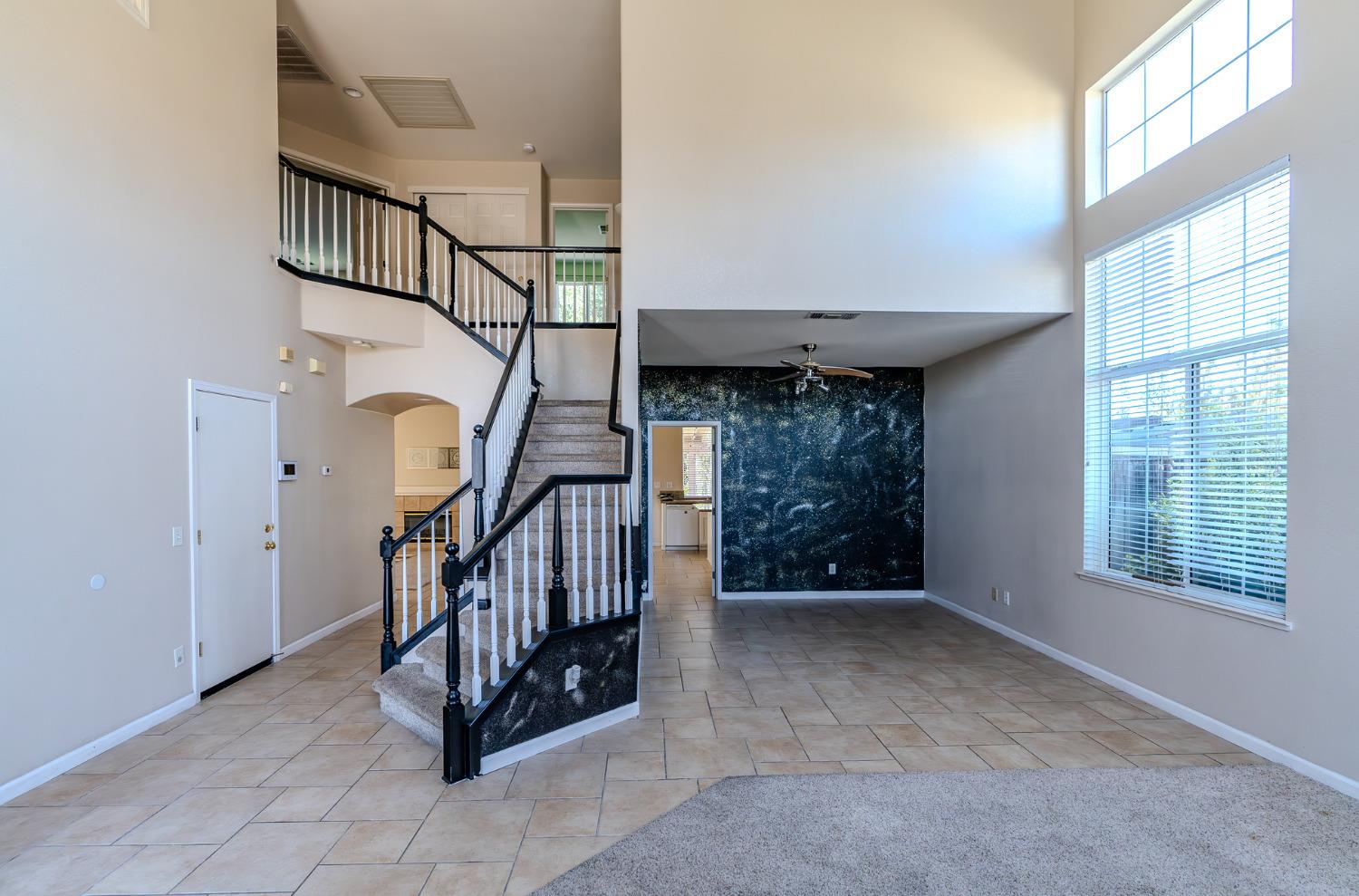 Detail Gallery Image 6 of 29 For 4121 Hallmark Way, Modesto,  CA 95356 - 4 Beds | 2/1 Baths