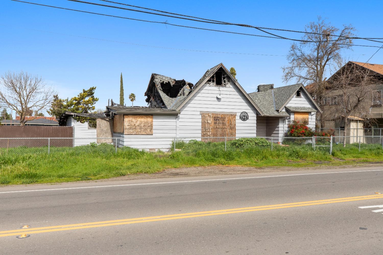 Photo of 7947 Ash St in French Camp, CA