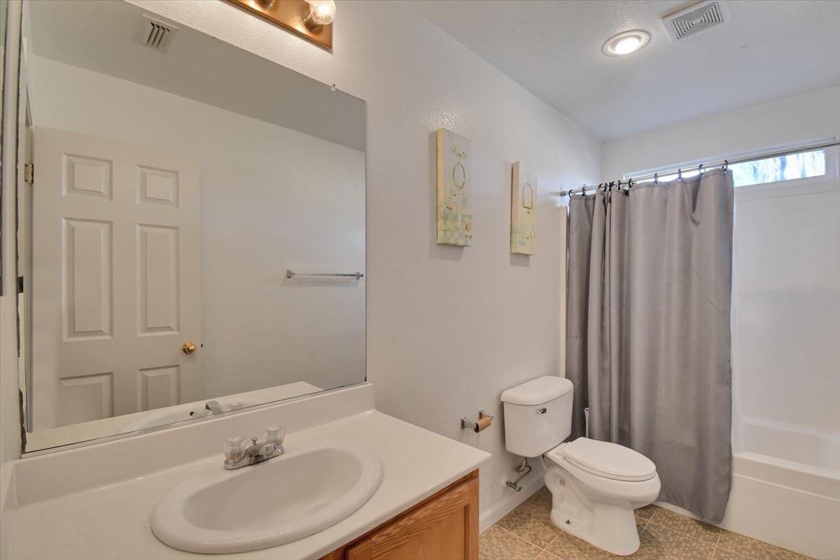 Detail Gallery Image 17 of 33 For 1774 Brianna Ave, Olivehurst,  CA 95961 - 4 Beds | 2/1 Baths