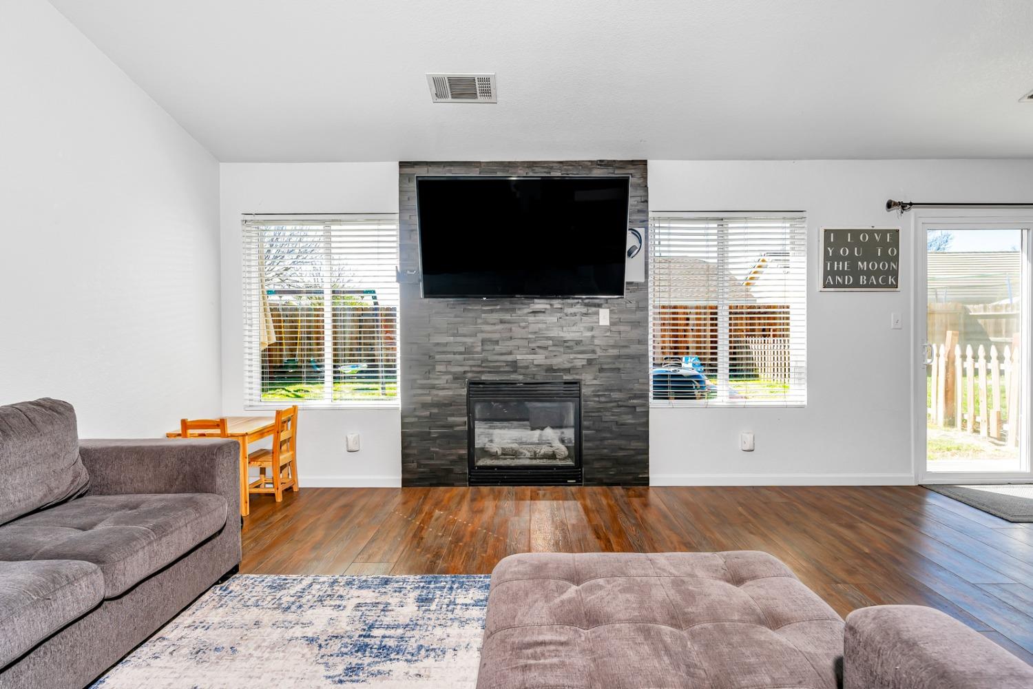 Detail Gallery Image 12 of 52 For 535 Lexington Ct, Los Banos,  CA 93635 - 3 Beds | 2 Baths