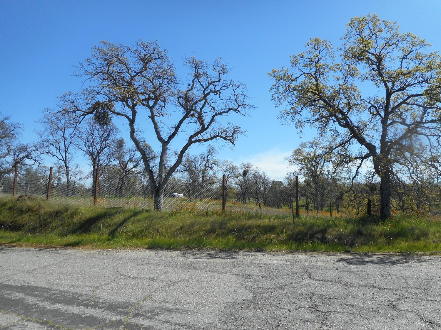 Parra Court, La Grange, California image 3