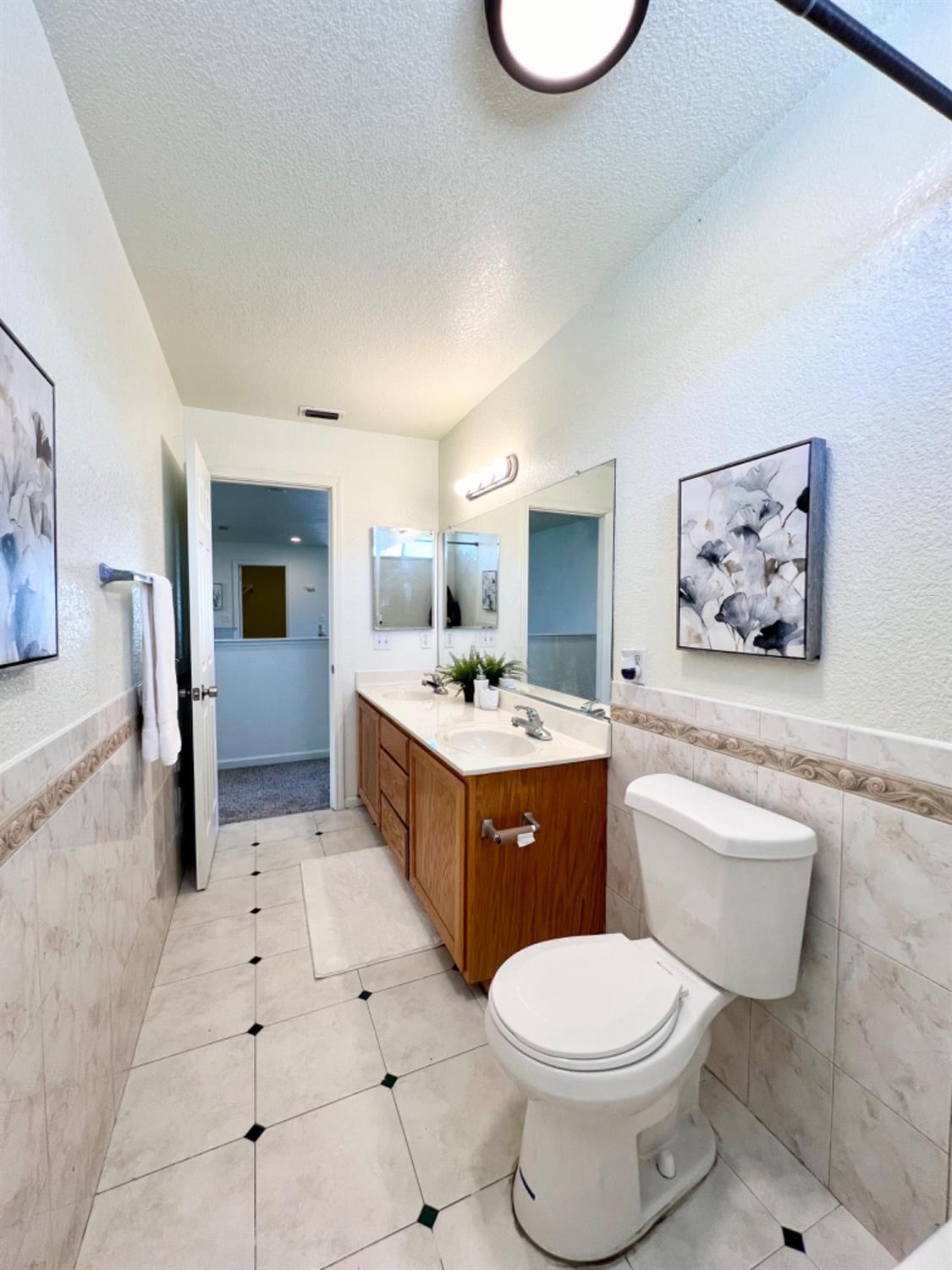 Detail Gallery Image 38 of 60 For 5427 Brook Hollow Ct, Stockton,  CA 95219 - 5 Beds | 2/1 Baths