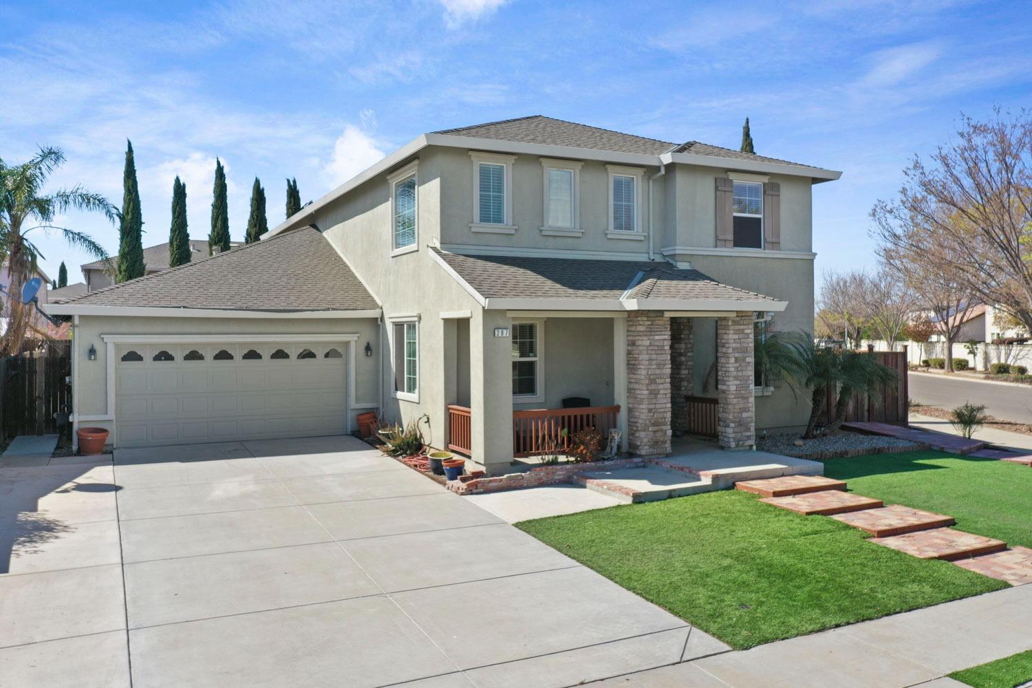 Photo of 297 Summer Phlox Ln in Patterson, CA
