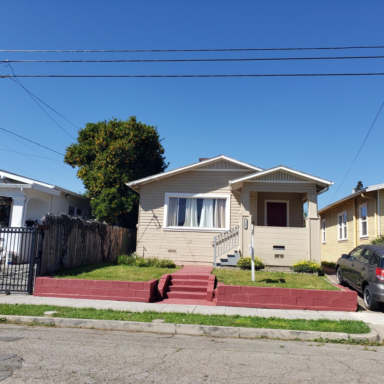 Photo of 2305 Auseon Ave in Oakland, CA