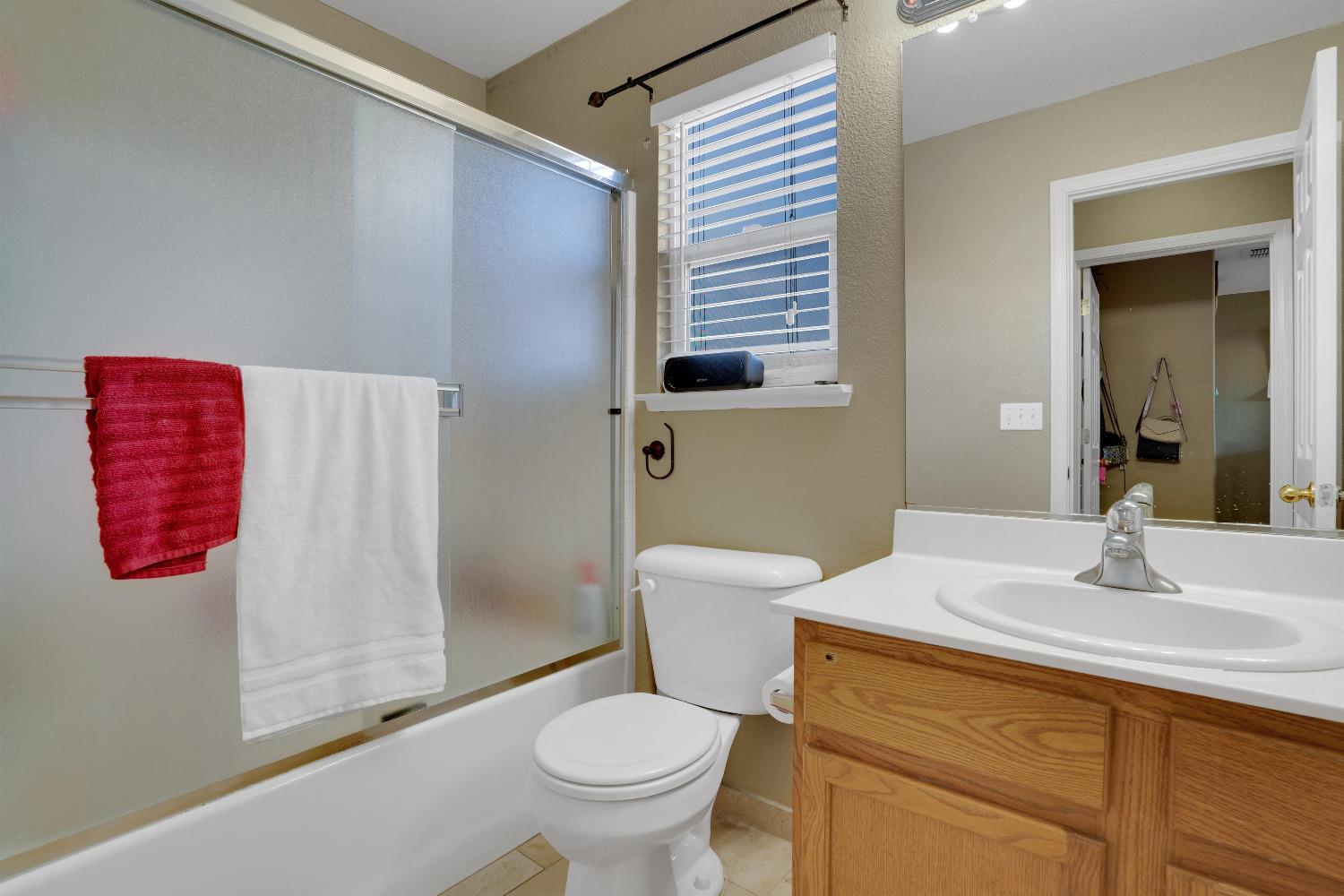 Detail Gallery Image 22 of 28 For 1613 7th St, Hughson,  CA 95326 - 4 Beds | 2/1 Baths