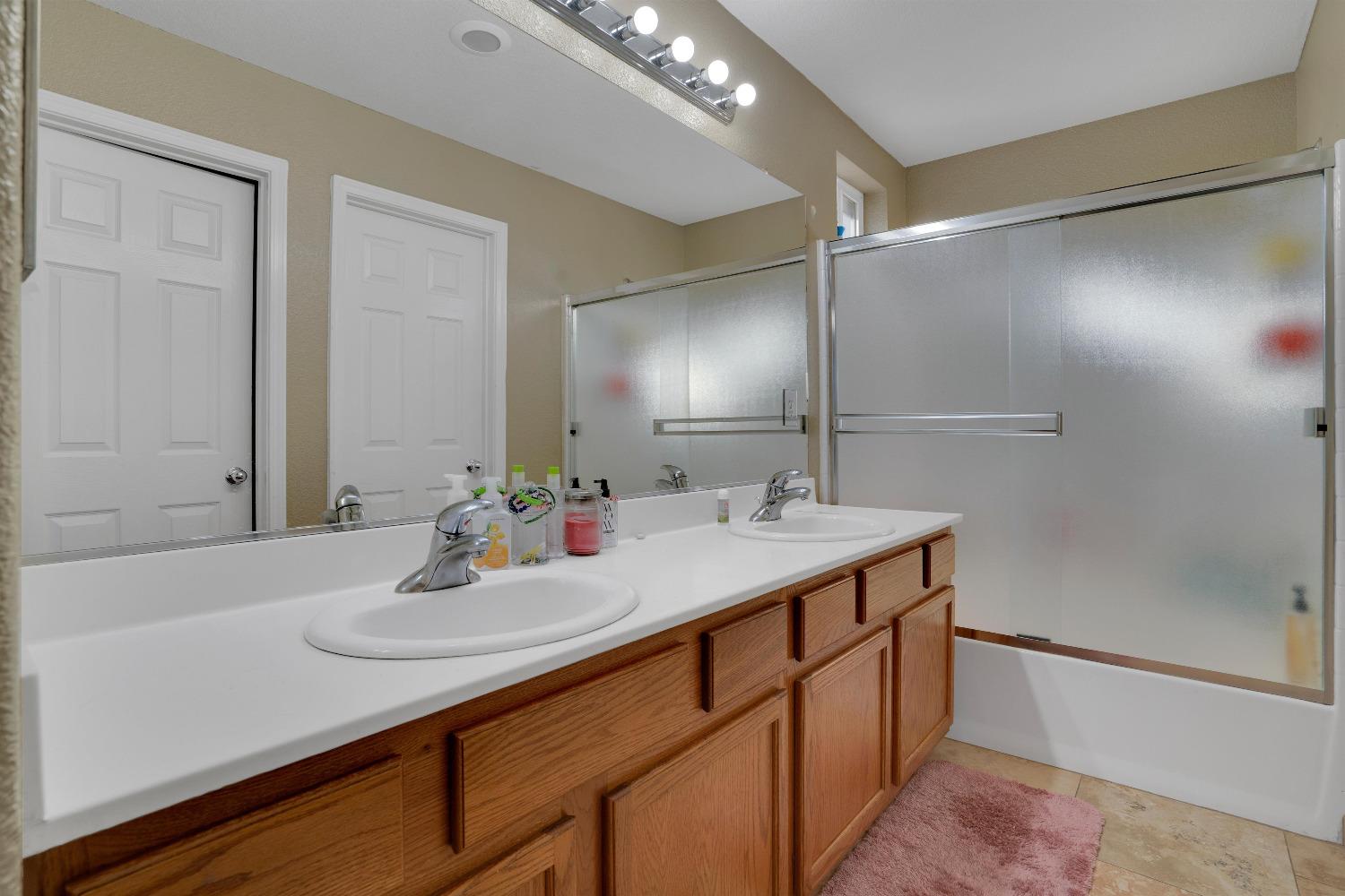 Detail Gallery Image 23 of 28 For 1613 7th St, Hughson,  CA 95326 - 4 Beds | 2/1 Baths